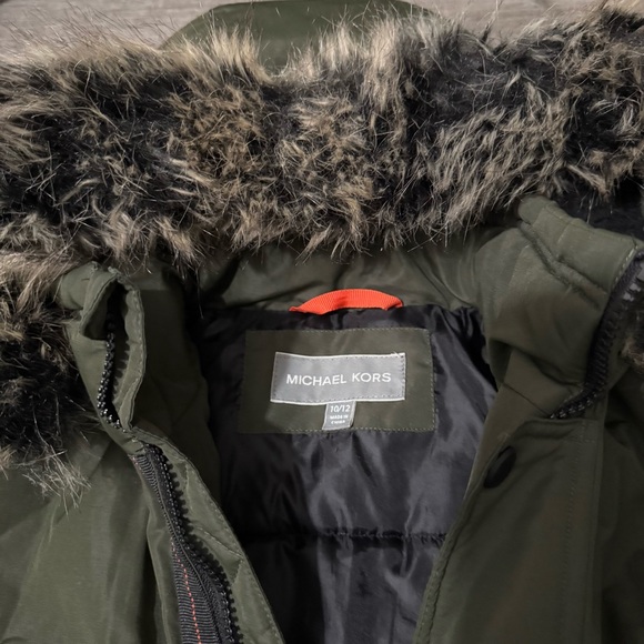 Michael Kors Big Boy Olive Green Puffer parka Coat with Faux Fur Hooded bib - Picture 3 of 12